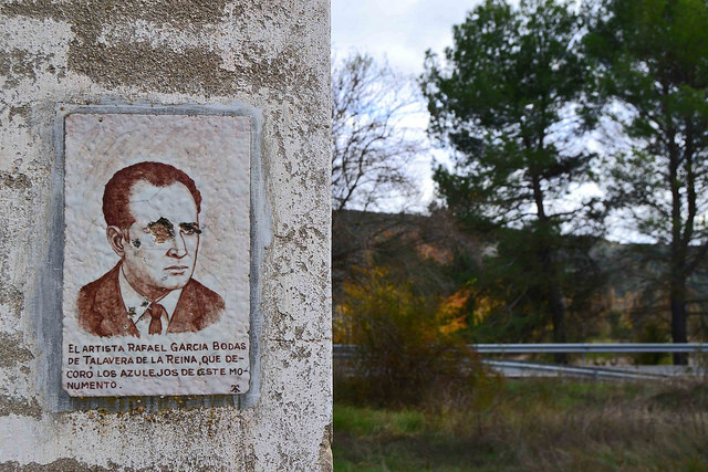 Monumento a los ojos Ambite Panibericana 15