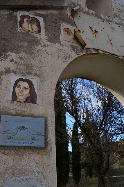 Monumento a los ojos Ambite Panibericana 6