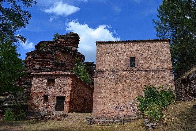 santuario-virgen-de-montesinos-parque-natural-alto-tajo-cobeta-guadalajara-rio-arandilla-7