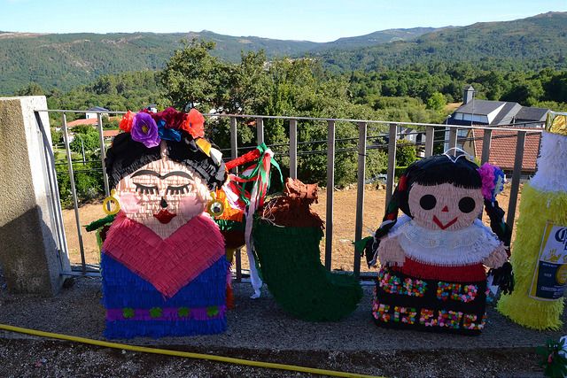Avion Ourense Galicia emigrantes gallegos mexicanos fiesta mexicana pinatas Panibericana
