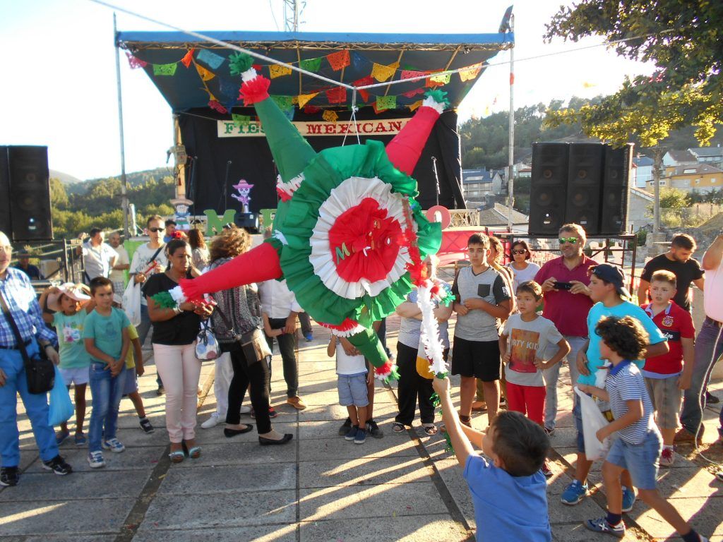 Fiesta mexicana, Avión, Ourense, Galicia, mexicanos Panibericana
