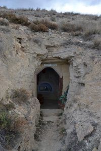 Casas cueva pueblo minero, Libros, Teruel, Aragon, pueblo fantasma, pueblo abandonado, mina de azufre, barrio minero, barrio de las minas, despoblado, senderismo, Panibericana 10