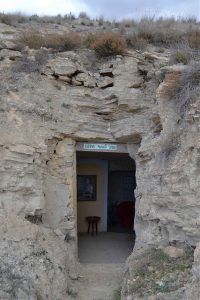 Casas cueva pueblo minero, Libros, Teruel, Aragon, pueblo fantasma, pueblo abandonado, mina de azufre, barrio minero, barrio de las minas, despoblado, senderismo, Panibericana 13