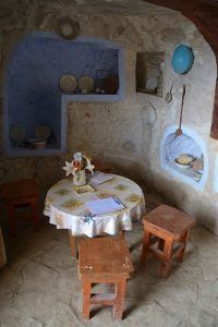 Casas cueva pueblo minero, Libros, Teruel, Aragon, pueblo fantasma, pueblo abandonado, mina de azufre, barrio minero, barrio de las minas, despoblado, senderismo, Panibericana 14