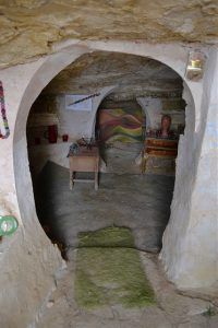 Casas cueva pueblo minero, Libros, Teruel, Aragon, pueblo fantasma, pueblo abandonado, mina de azufre, barrio minero, barrio de las minas, despoblado, senderismo, Panibericana 18