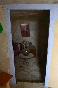 Casas cueva pueblo minero, Libros, Teruel, Aragon, pueblo fantasma, pueblo abandonado, mina de azufre, barrio minero, barrio de las minas, despoblado, senderismo, Panibericana 19