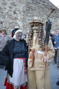 Navalacruz-Avila-mascarada-dulzaina-harramachos-fiesta de carnaval-españa-carnival-spain-panibericana-dirfraces originales-que-hacer-en-avila-tradiciones-peleles-España vaciada 4