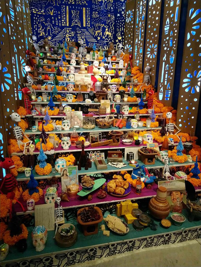 Fundación Casa de México en España, altar, ofrenda, dia de muertos mexicano en Madrid, Panibericana