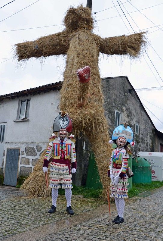 Entroido-de-A-Xironda-carnaval--Ourense-Galicia-Spain-carnival-Mázcara-peliqueiro-fiestas-tradicionales-España-traje-típico-Panibericana 6