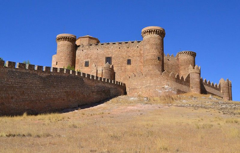 Combate-Medieval-en-el-Castillo-Belmonte-Torneo-Nacional- de-Cuenca-Lucha-feria-Fiestas-caballeros-armaduras-España-Panibericana-Castilla-La Mancha-Fortaleza-Desafío-2