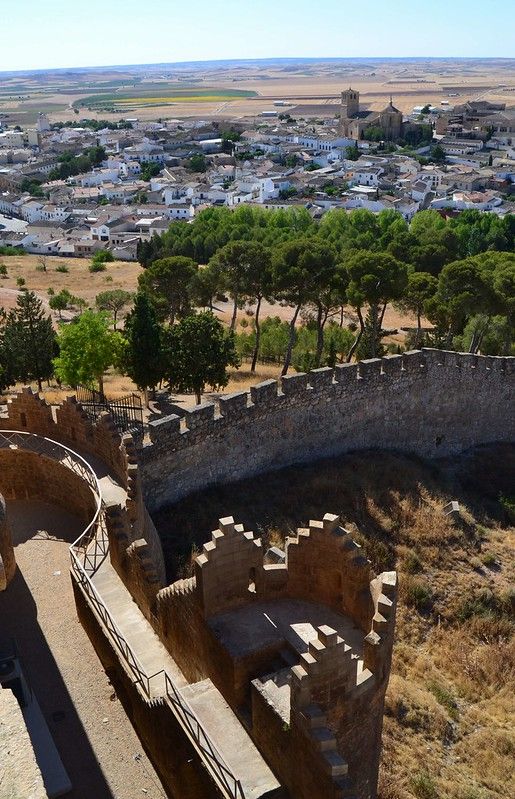 Combate-Medieval-en-el-Castillo-Belmonte-Torneo-Nacional- de-Cuenca-Lucha-feria-Fiestas-caballeros-armaduras-España-Panibericana-Castilla-La Mancha-Fortaleza-Desafío-4