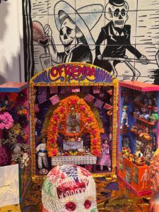 Casa-de-México-en-Madrid- Altares-Día- de- muertos-calaveras-Halloween-cenpasúchil-artesanía-Panibericana 3