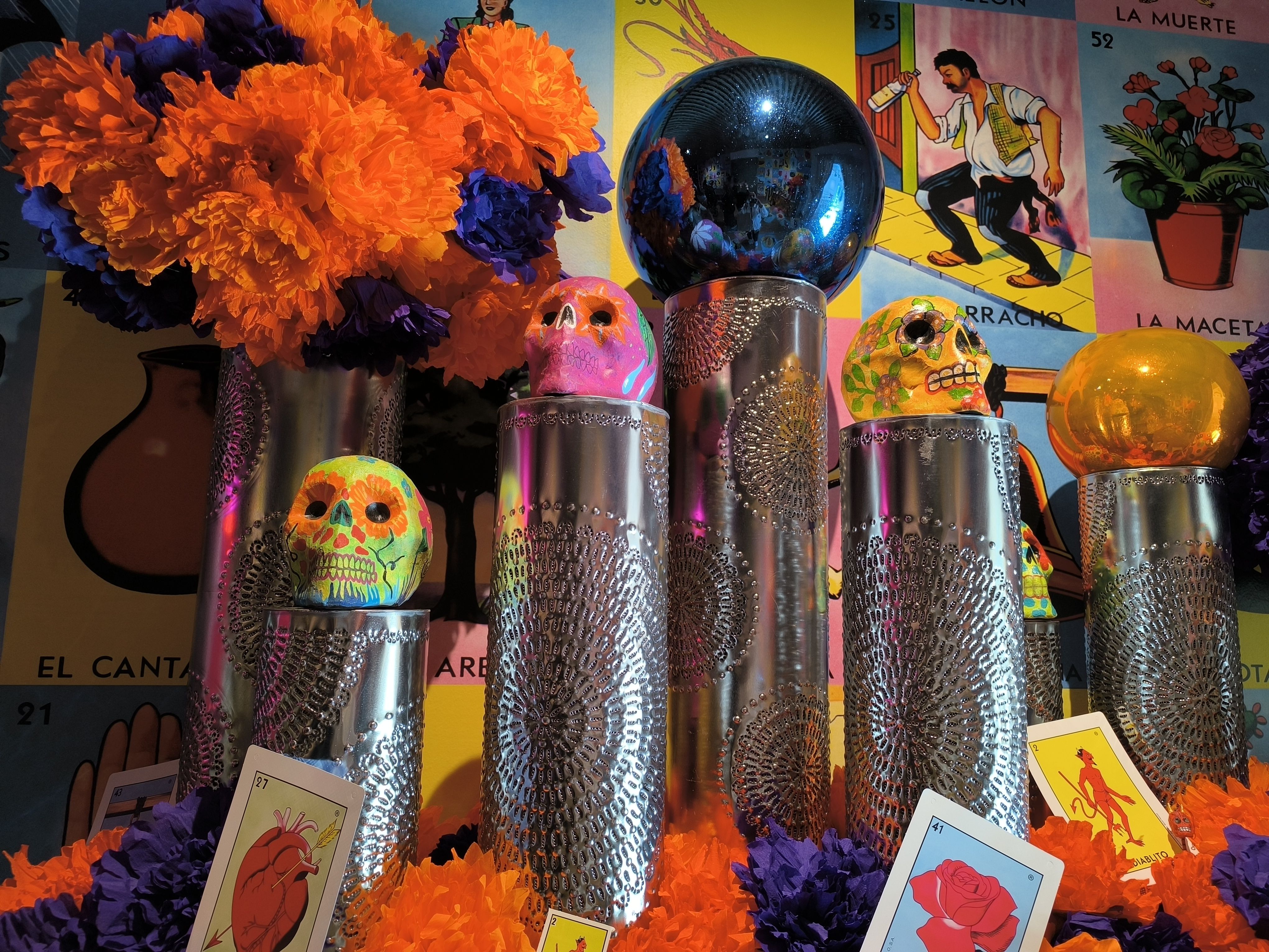Día- de- muertos-en-Madrid-Casa-de-México-calaveras-Halloween-cenpasúchil-artesanía-Panibericana