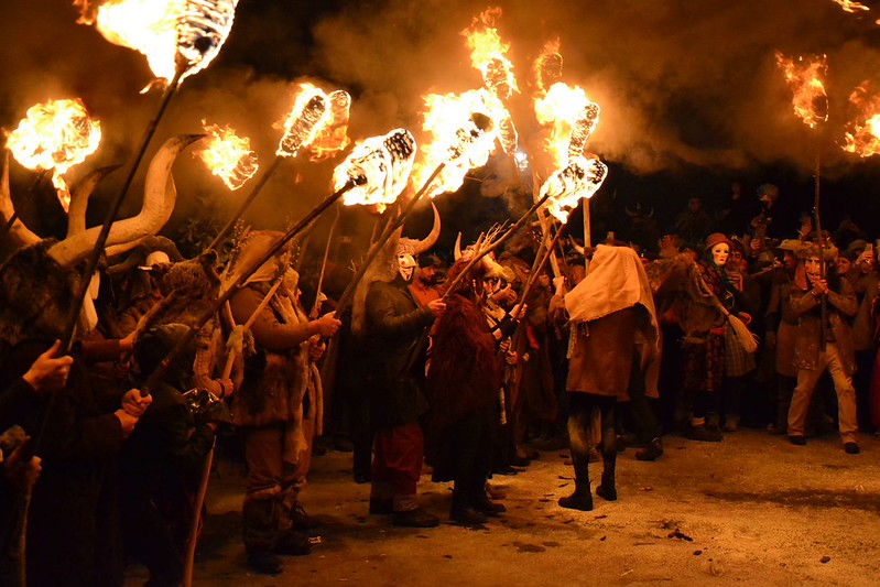 Entroido-Maceda-Carnaval-Galicia-España-Fiestas-Tradiciones-máscaras-disfraces-Felos-Panibericana 3