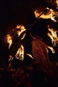 Entroido-Maceda-Carnaval-Galicia-España-Fiestas-Tradiciones-máscaras-disfraces-Felos-Panibericana 5